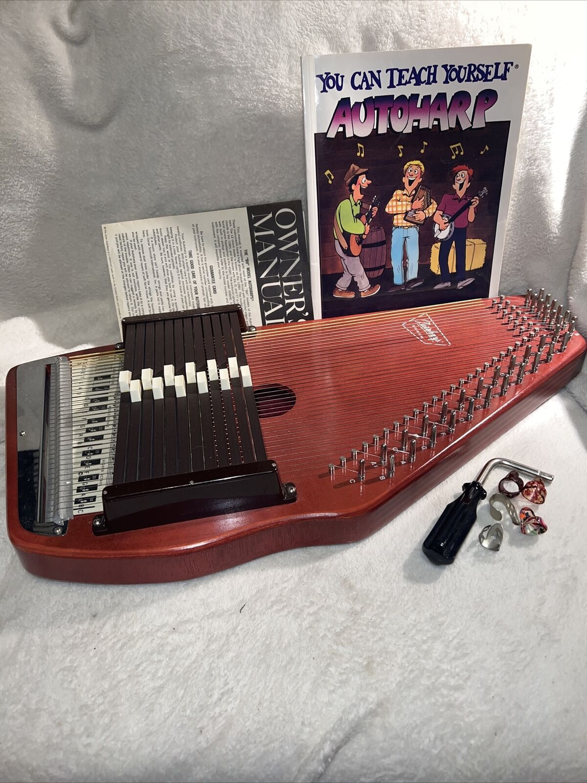 Oscar Schmidt Autoharp 36 Chord Maple Quilted Transparent Red Finish Model 12bh
