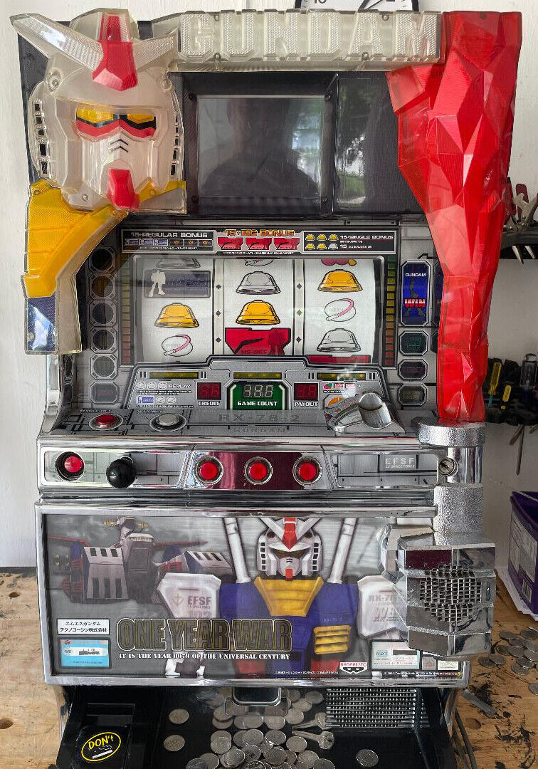 Handyman Special!! Rare Gundam (transformers) Slot Machine & 250 Tokens